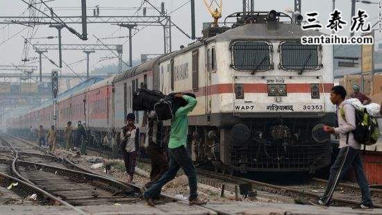 印度铁路 <a href=http://www.santaihu.com/e/tags/?tagname=%E5%8D%B0%E5%BA%A6%E7%81%AB%E8%BD%A6 target=_blank class=infotextkey>印度火车</a>