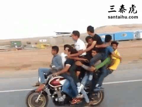 印度人骑摩托车